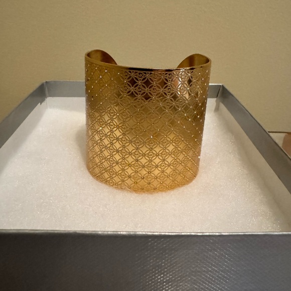 Michael Kors gold logo bracelet - Picture 1 of 5